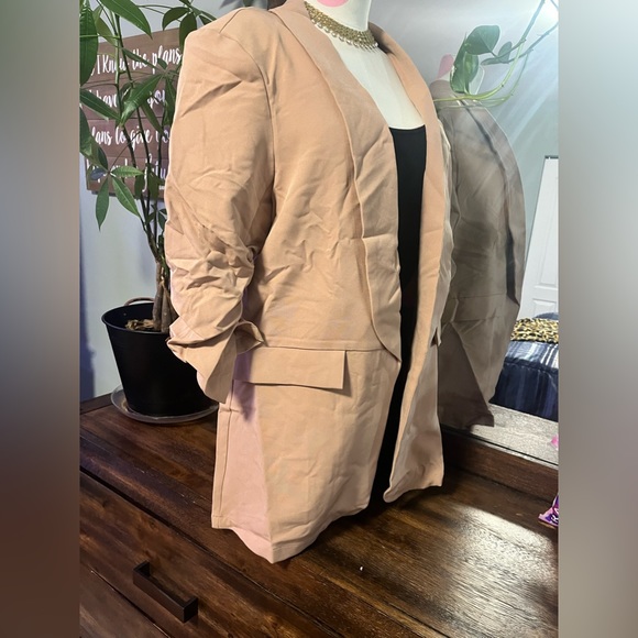 Blazer - Picture 2 of 5